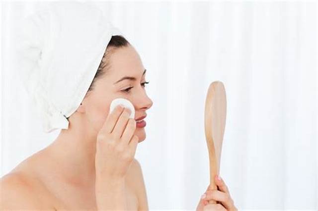 میسلار پاک کننده آرایش پوست های خشک و حساس